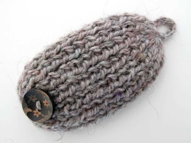 Cable ear warmer knitting pattern