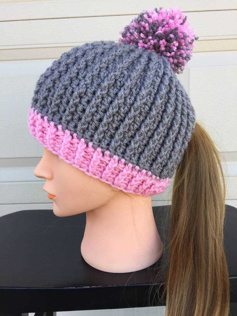 Knitted hat for ponytail pattern