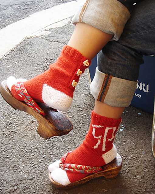 Knitting pattern for split toe socks