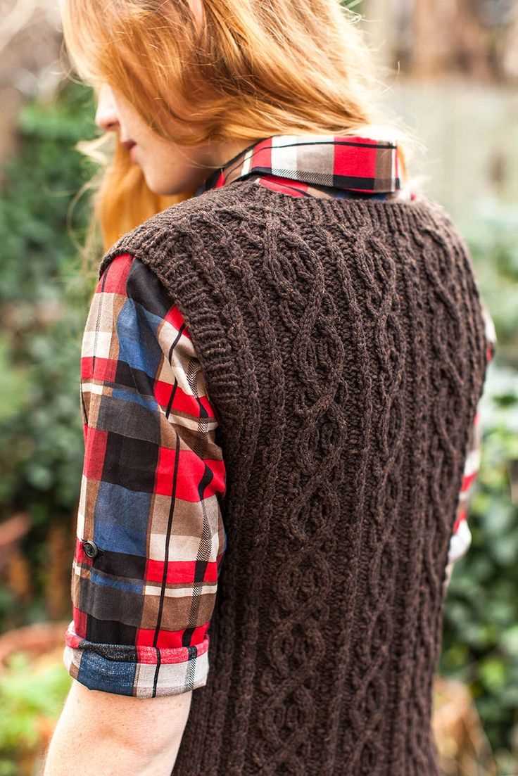 Create a Stylish Long Vest with this Free Knitting Pattern Long vest knitting pattern free