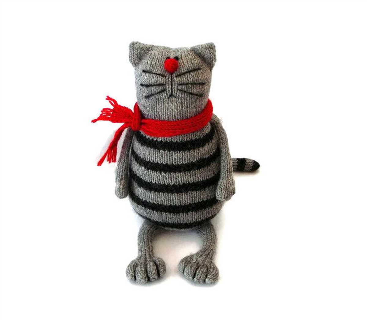 Create adorable knitted toys for your feline friend with these patterns! Knitted cat toy patterns