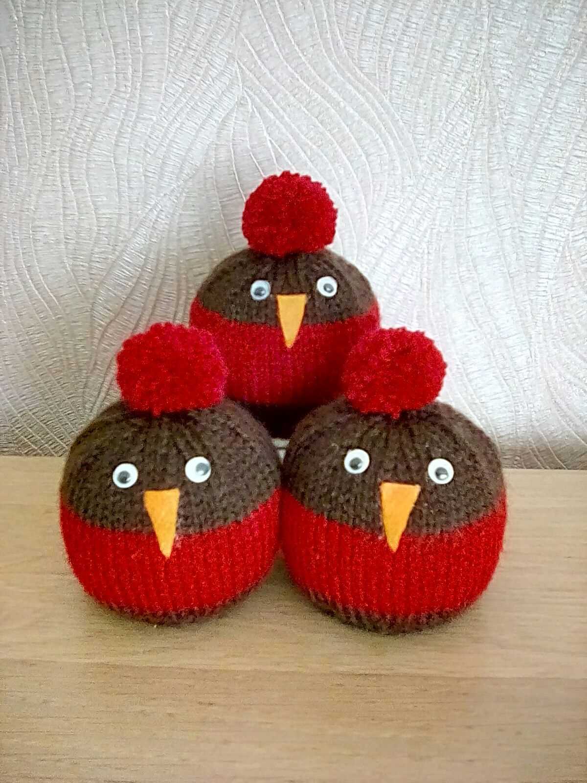 Knitting patterns for chocolate orange covers