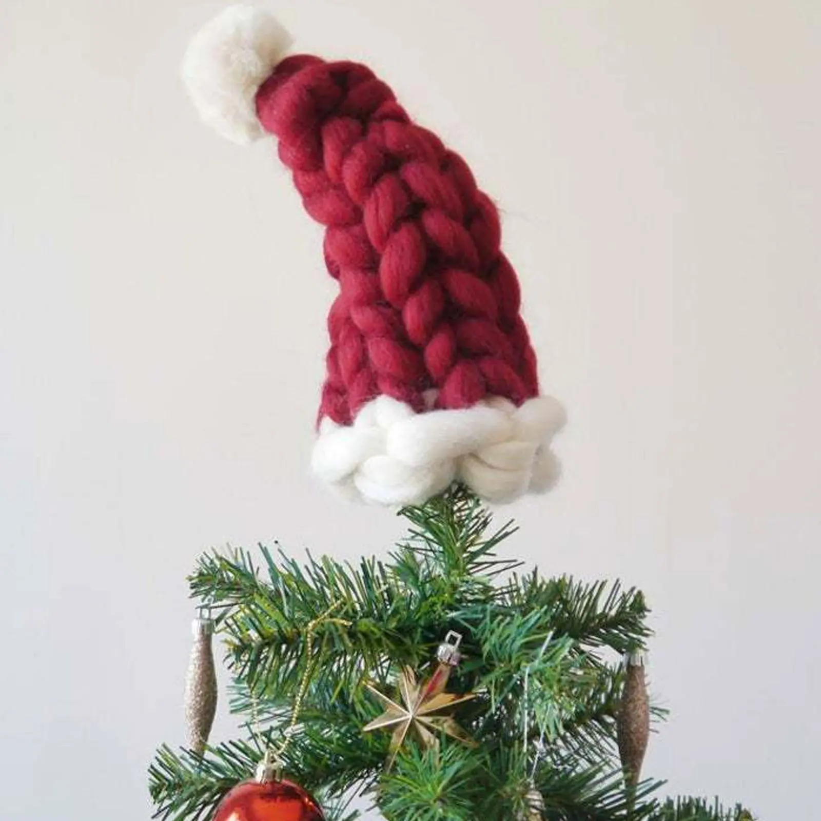 Create your own cozy Santa hat with a chunky knit pattern Chunky knit santa hat pattern
