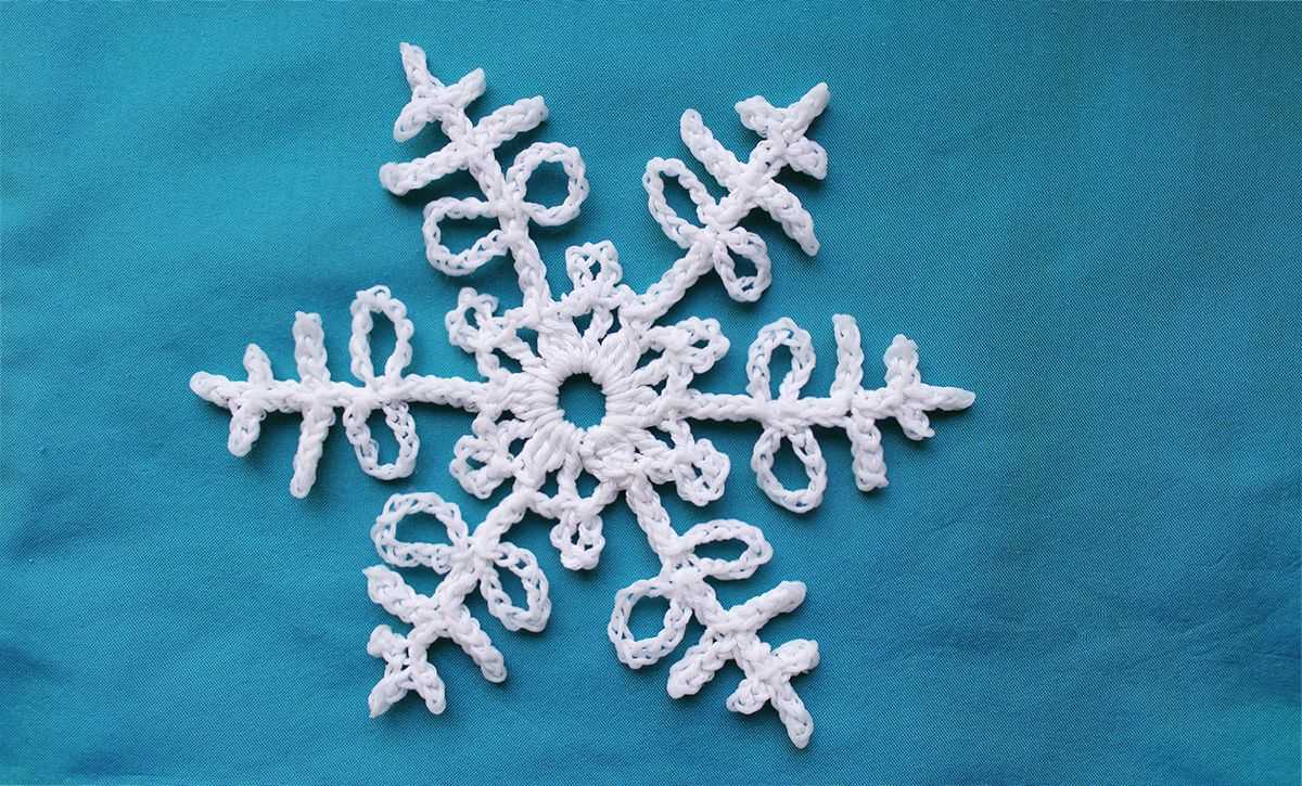 Knit snowflake pattern