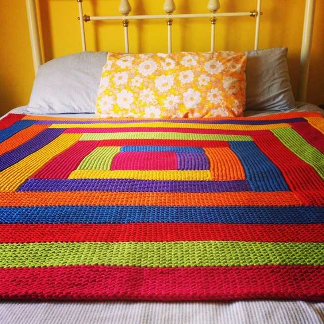 Cozy up with this rustic log cabin knit blanket pattern Log cabin knit blanket pattern