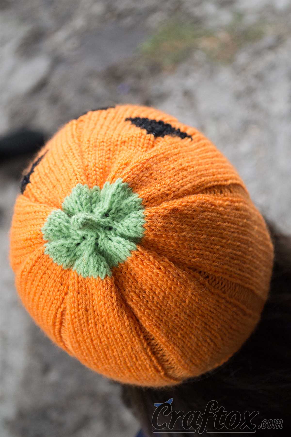 Knitted pumpkin hat pattern