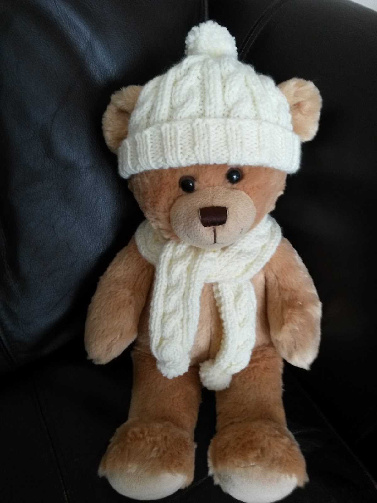 Free knitting patterns teddy bear outfits