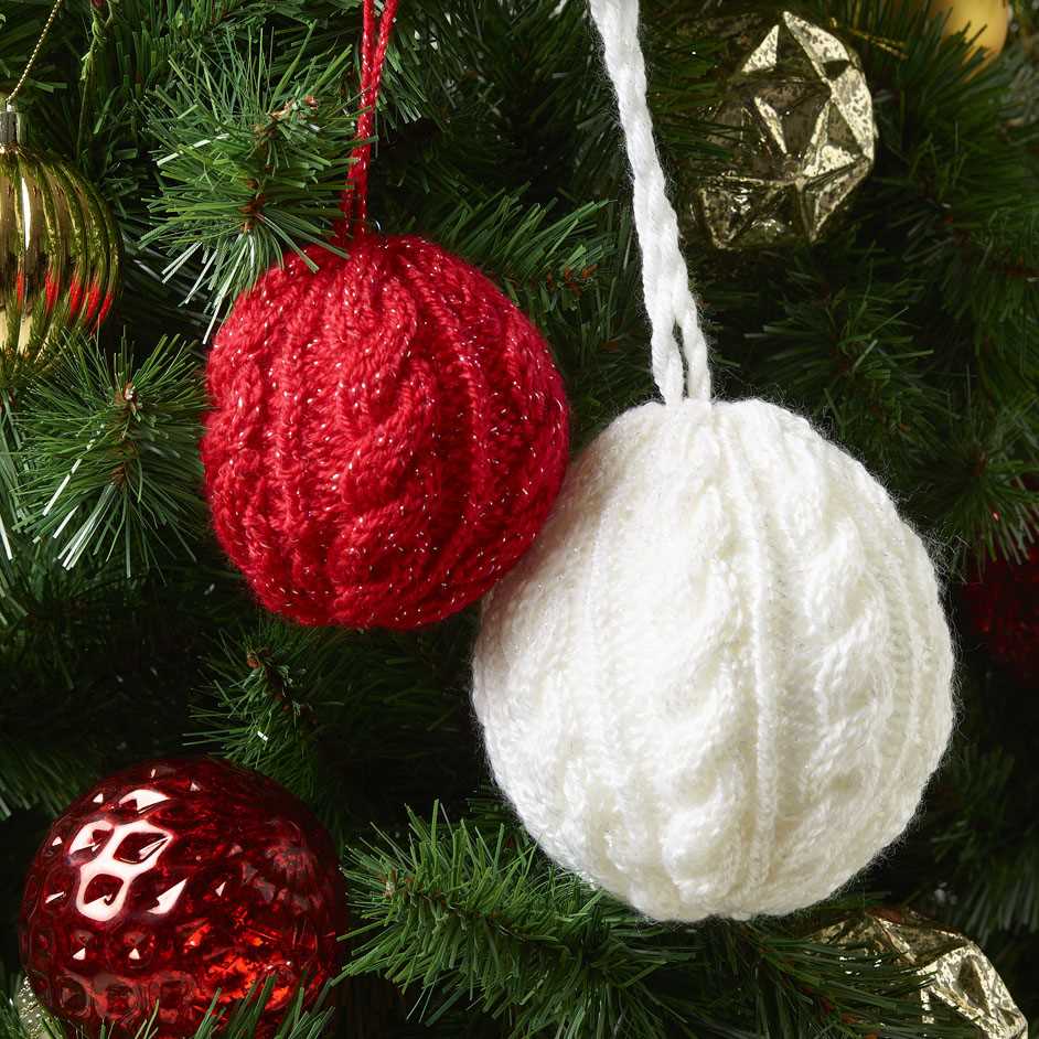 Knit christmas ball ornament pattern