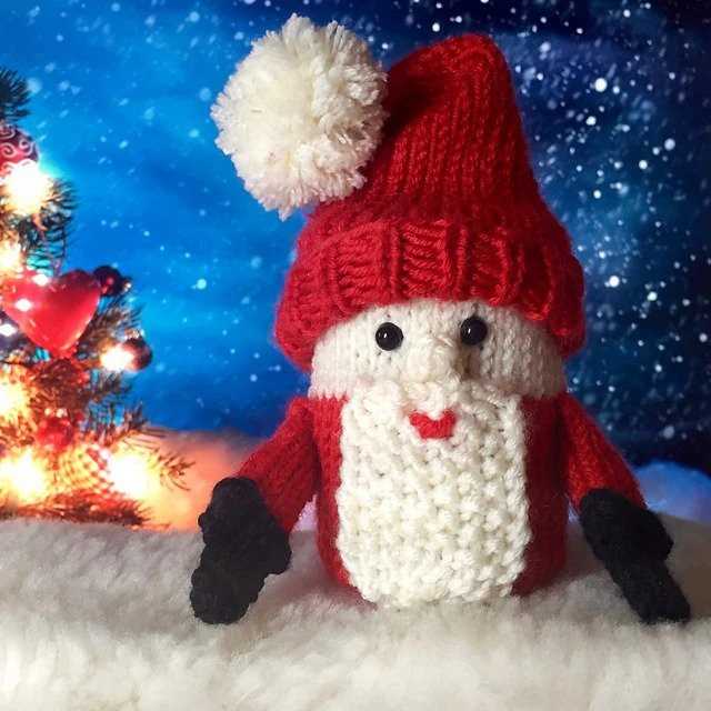 Knit santa pattern