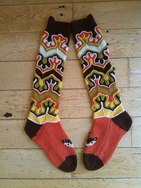 Paw socks knitting pattern