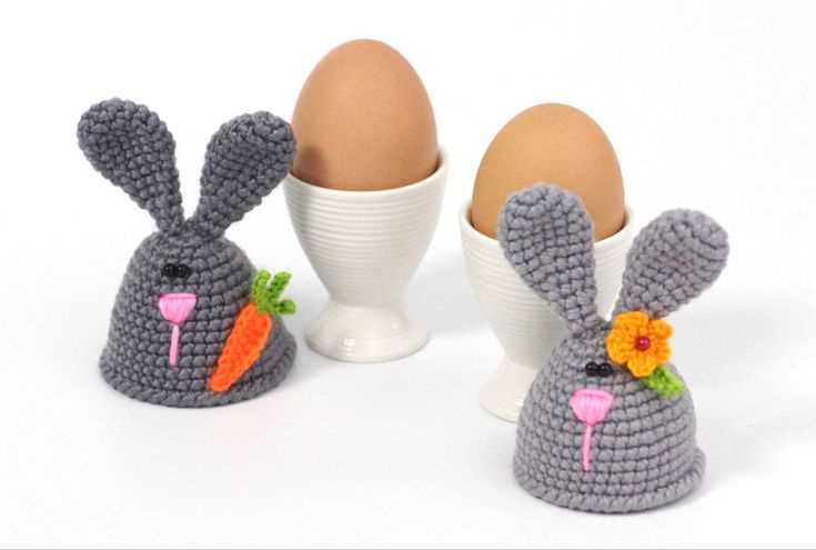 Knitted bunny egg cosy pattern