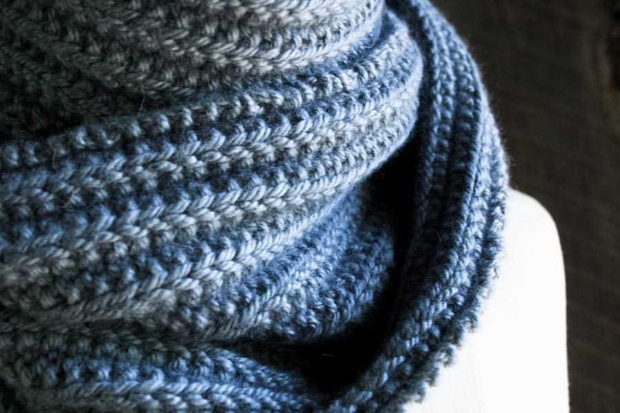 Knitting ribbed scarf pattern
