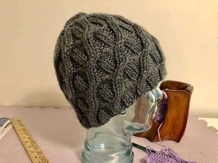 Bun hat knitting pattern