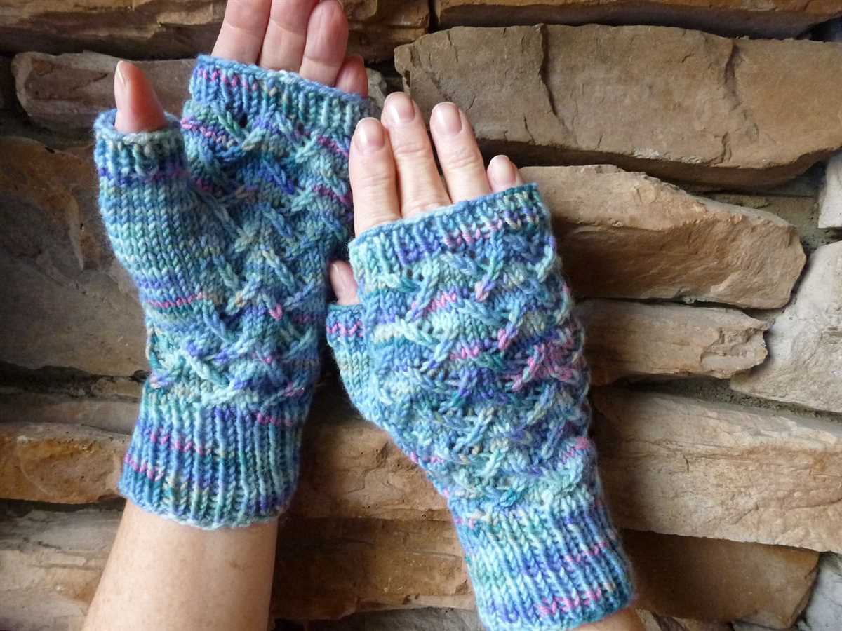 Fingerless gloves knitting pattern magic loop