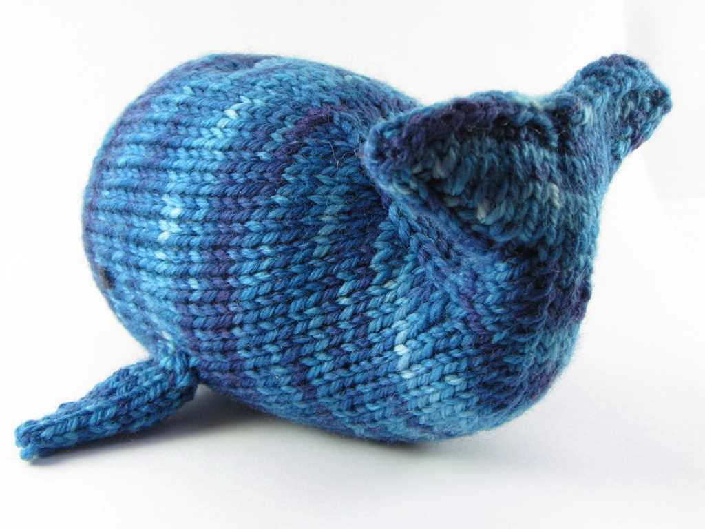 Knitted whale pattern free