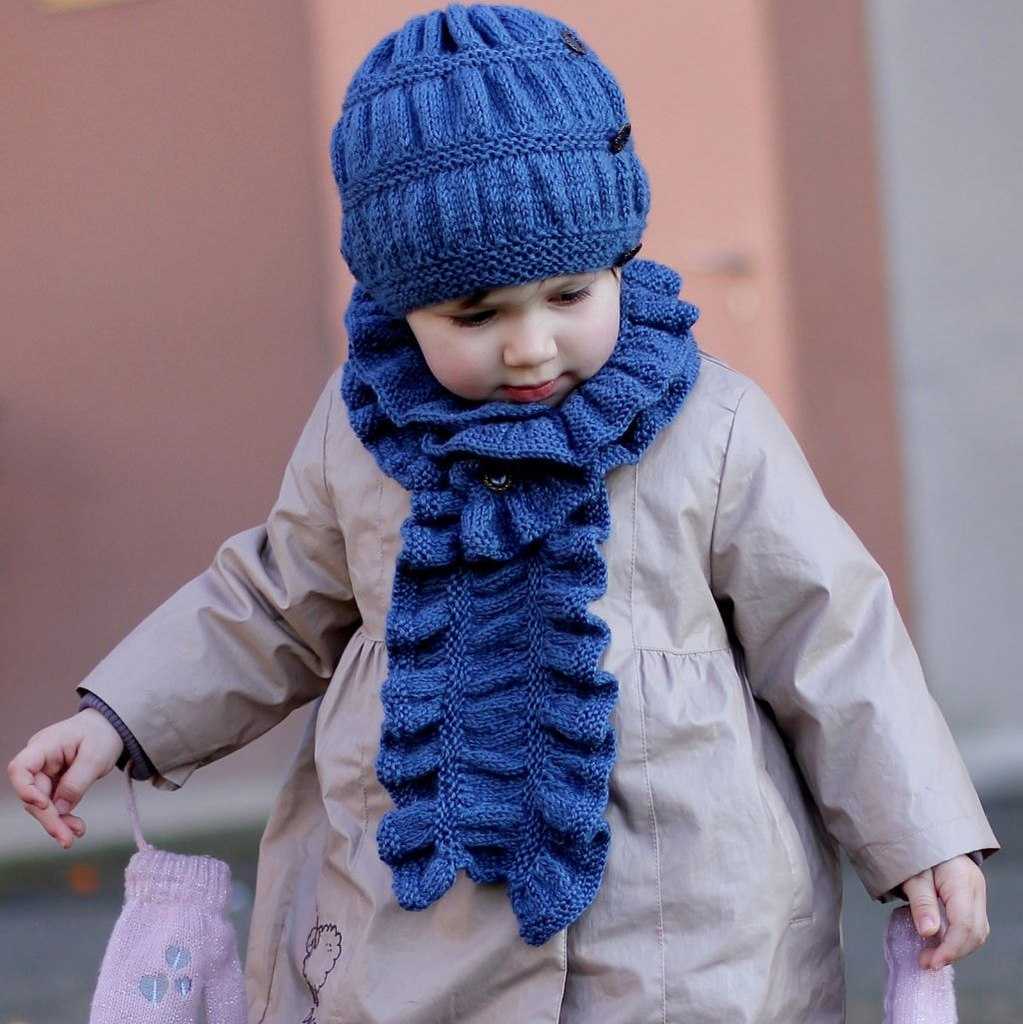 Knitting pattern for childrens scarf