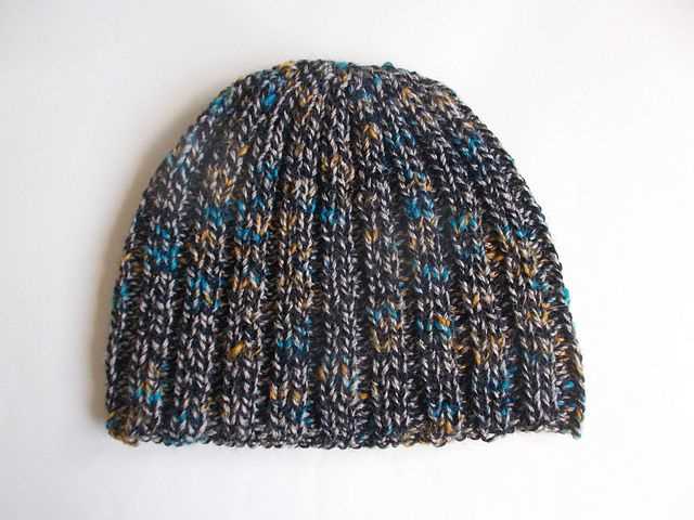 Free knitting patterns hats aran wool