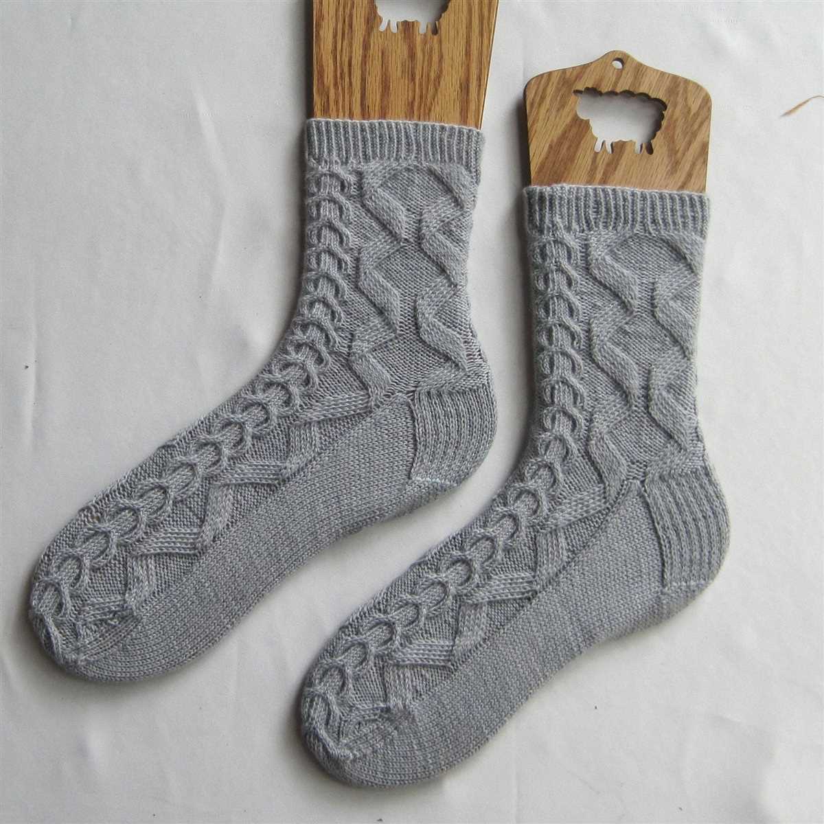 Knitting pattern men's socks circular needles