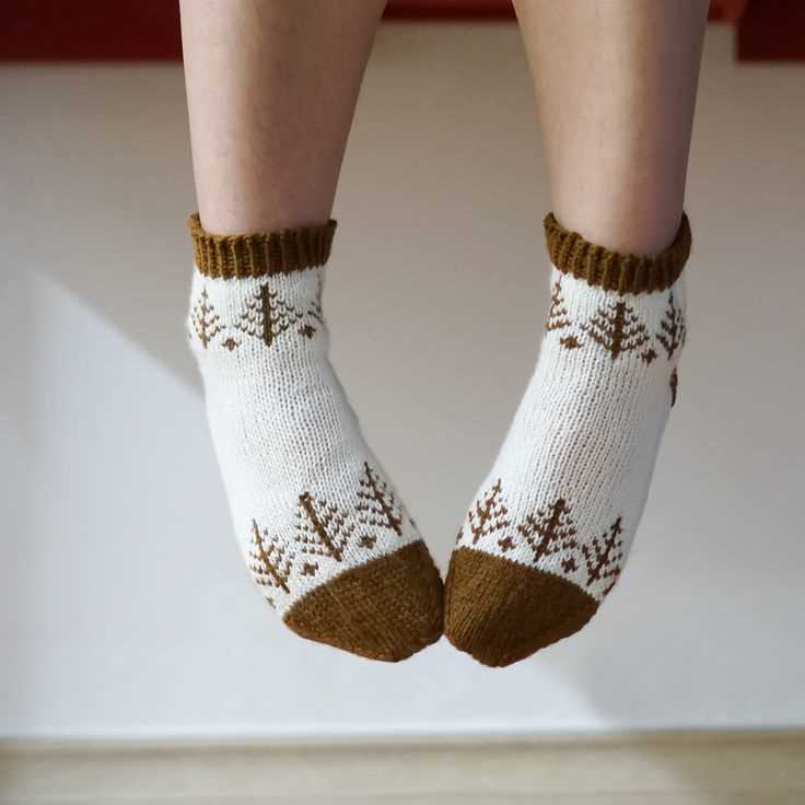 Knitted socks pattern free