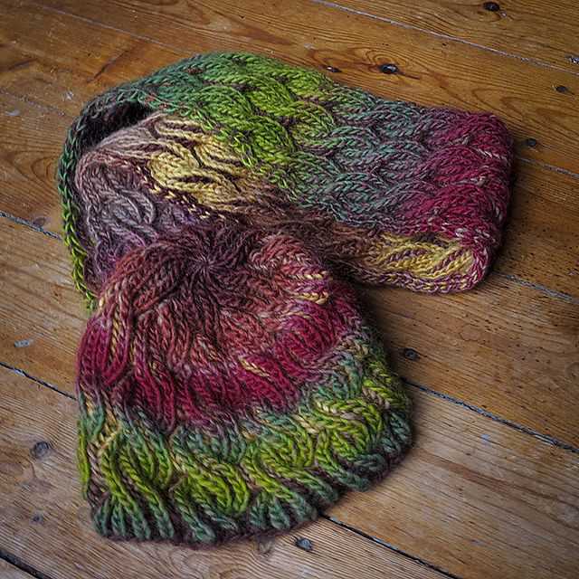 Brioche knit cowl pattern