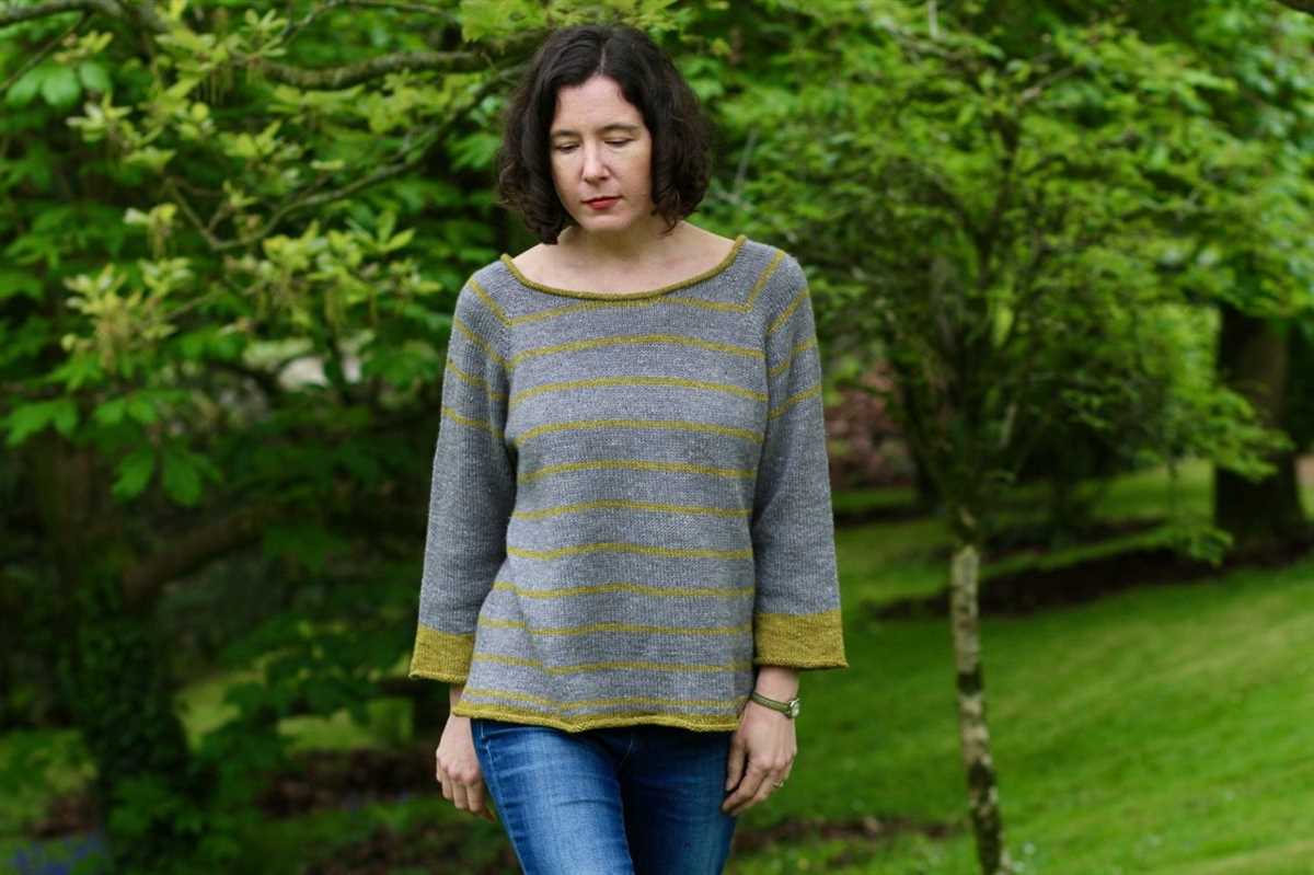 Lace short sleeve cardigan knitting pattern