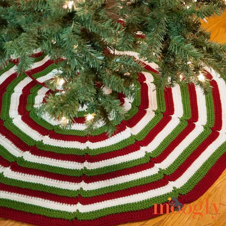 Knitting pattern christmas tree skirt