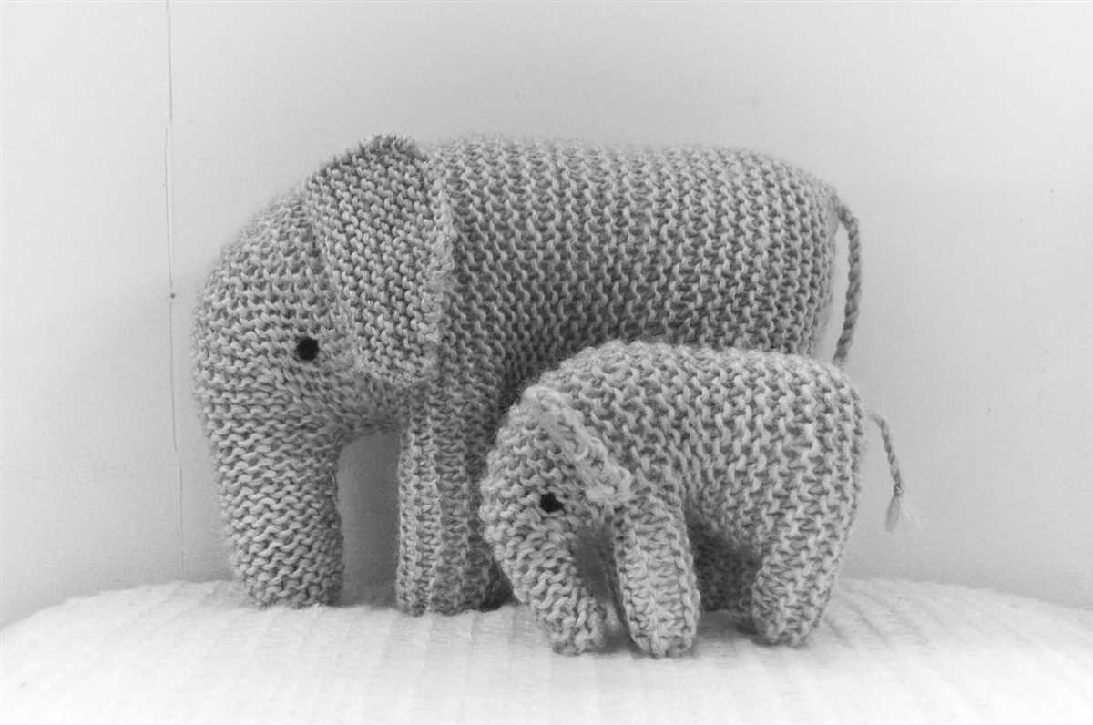 Elephant motif knitting pattern