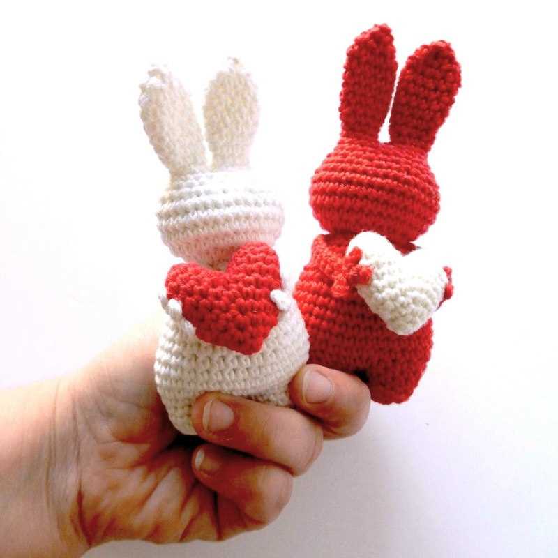 Amigurumi knits patterns for 20 cute mini knits
