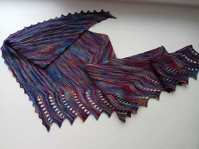 Wing shawl knitting pattern