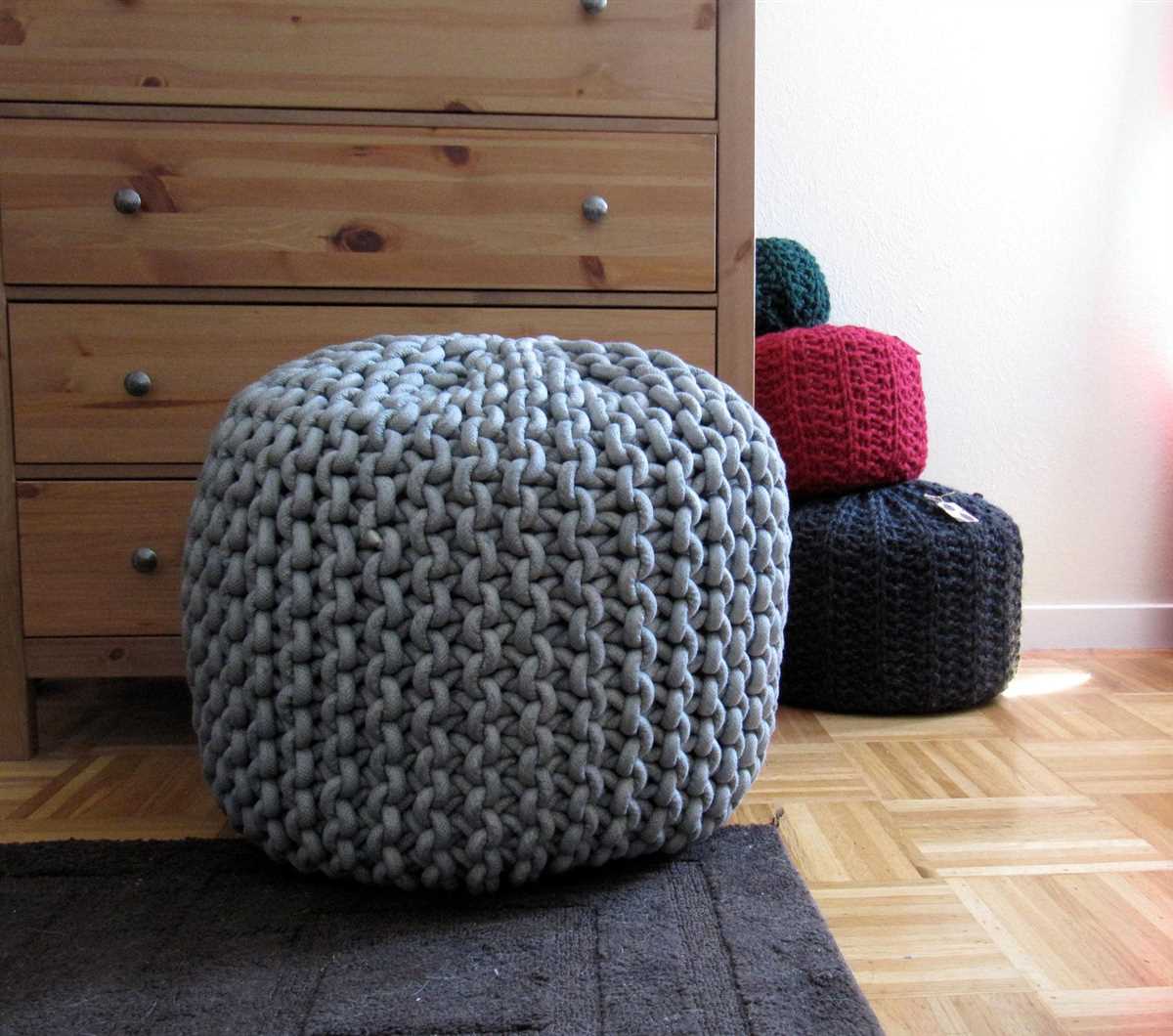 Pouf ottoman knitting pattern