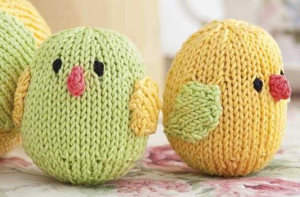 Knitted chick pattern
