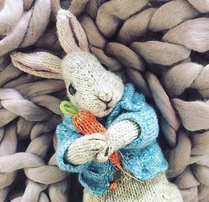 Knitting pattern rabbit