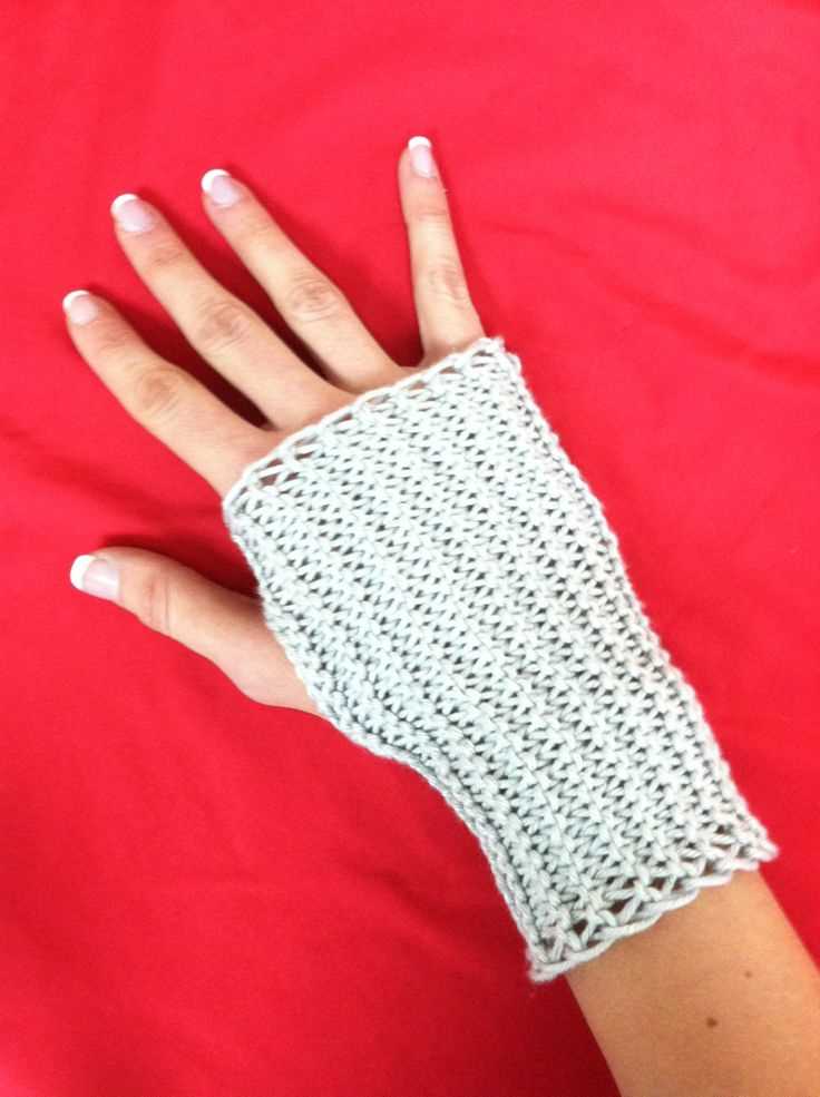 Free knitting pattern for short finger gloves