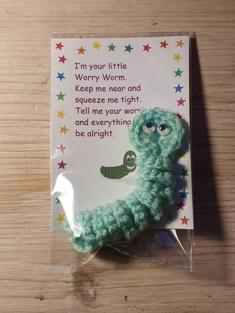 Knitting pattern for worry worms