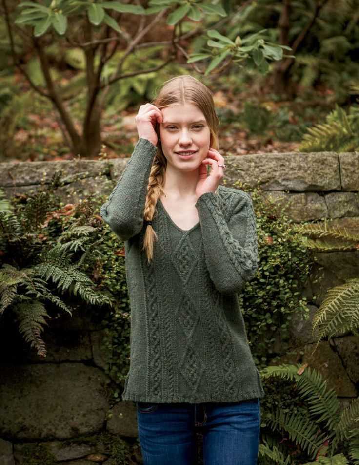 Ladies aran sweater knitting patterns