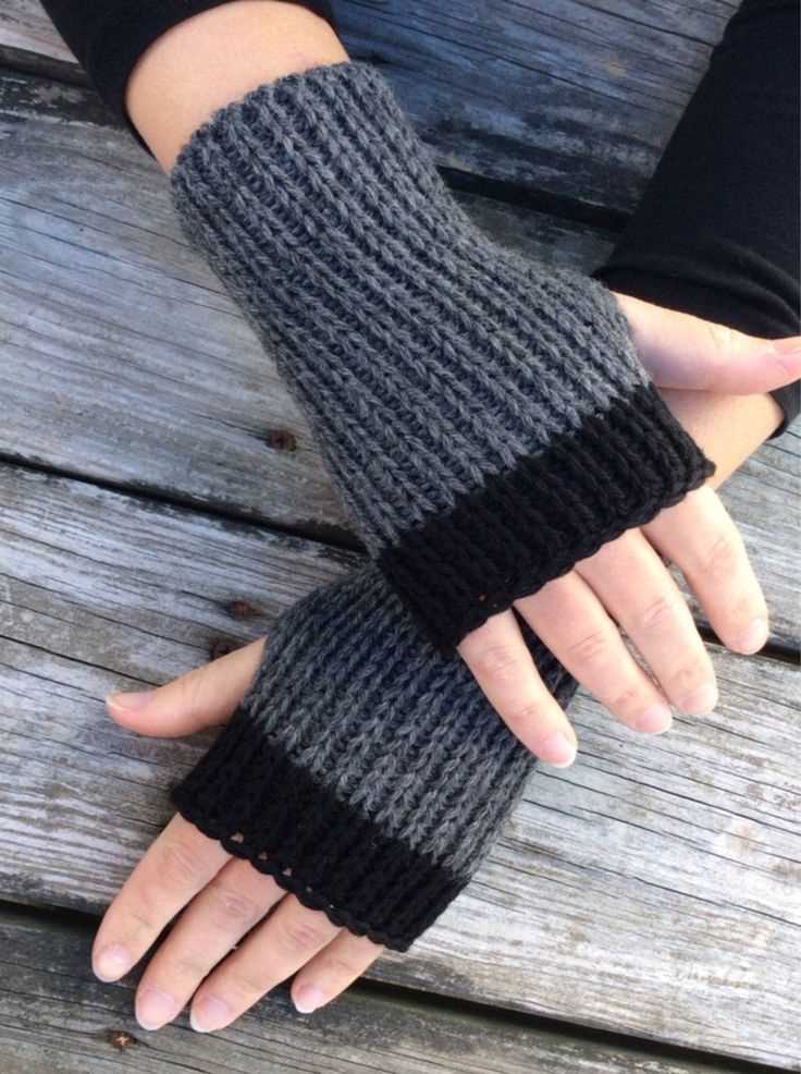 Fingerless gloves women knitting pattern
