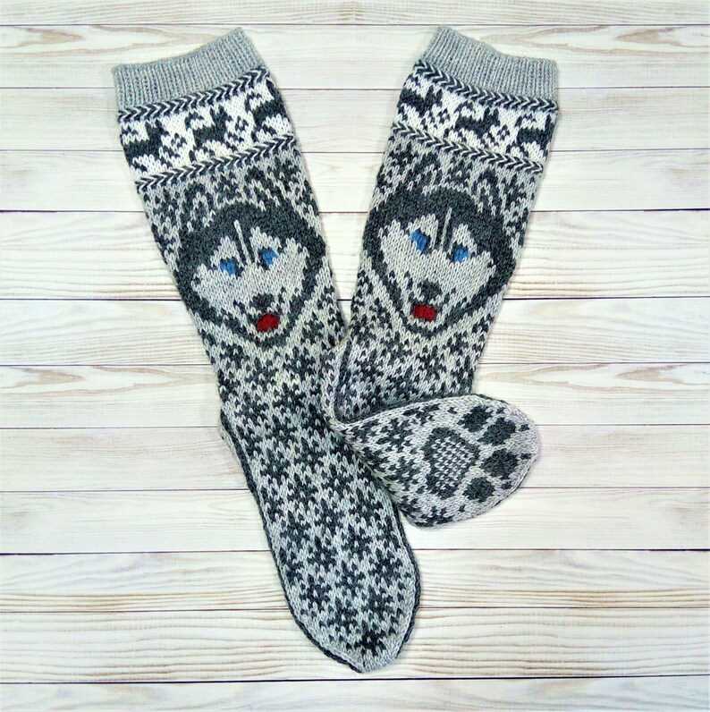 Paw socks knitting pattern
