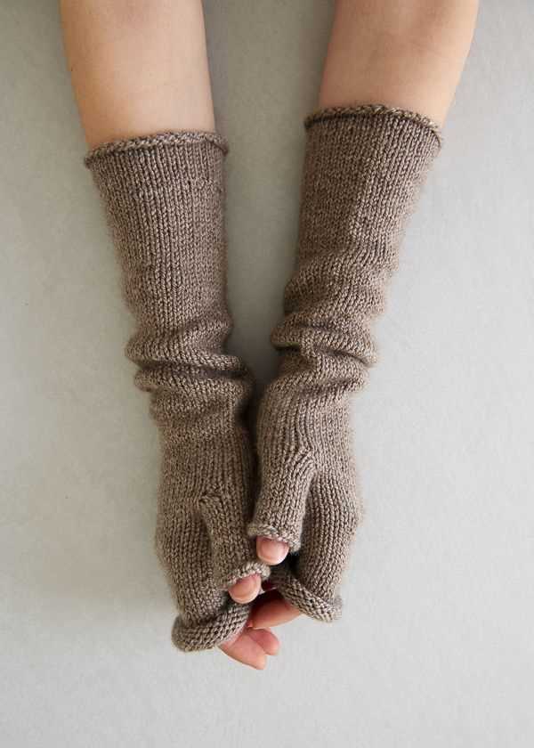 Fingerless gloves women knitting pattern