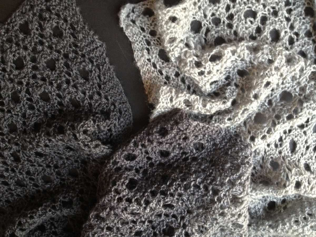 Reversible lace scarf knitting pattern