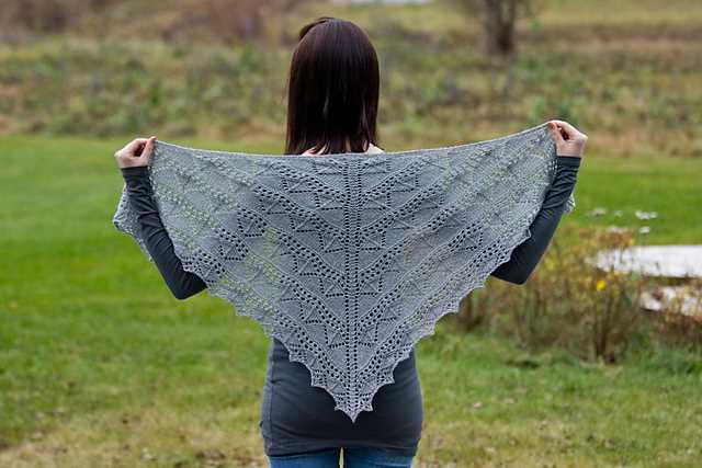 Free knitting pattern triangle lace shawl