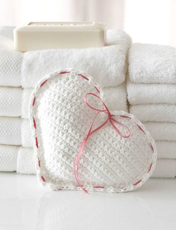 Knitted heart sachet pattern