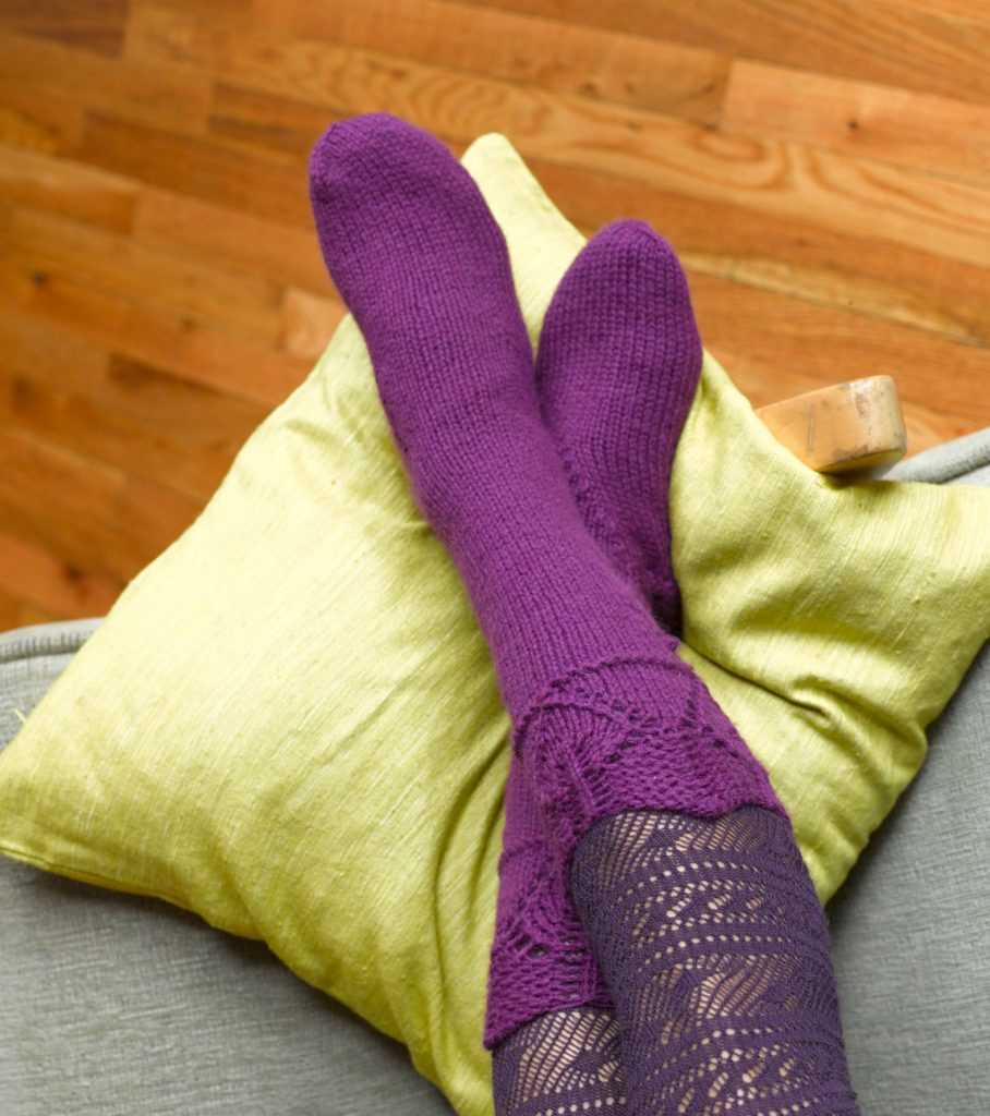 Free knitting hat patterns for sock weight yarn