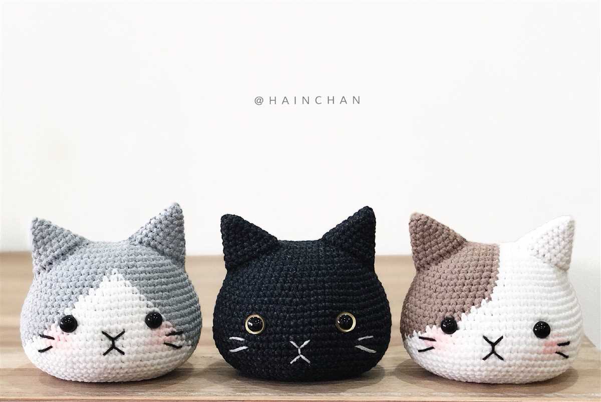 Simple knitted cat pattern