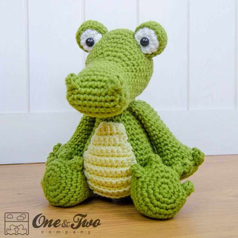 Free crocodile toy knitting pattern