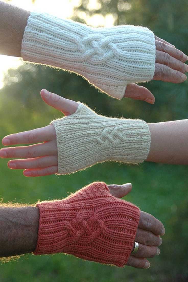 Double knit fingerless gloves pattern