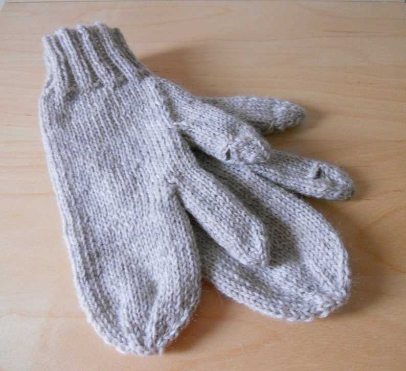 Free knitting pattern for trigger finger mittens