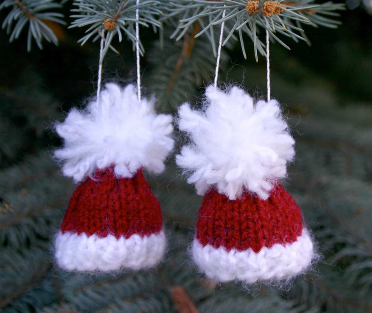 Knitted mini santa hat pattern